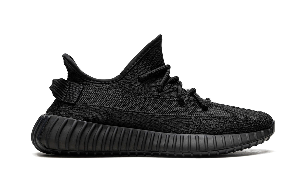 Yeezy 350 V2 Sneakers – Black